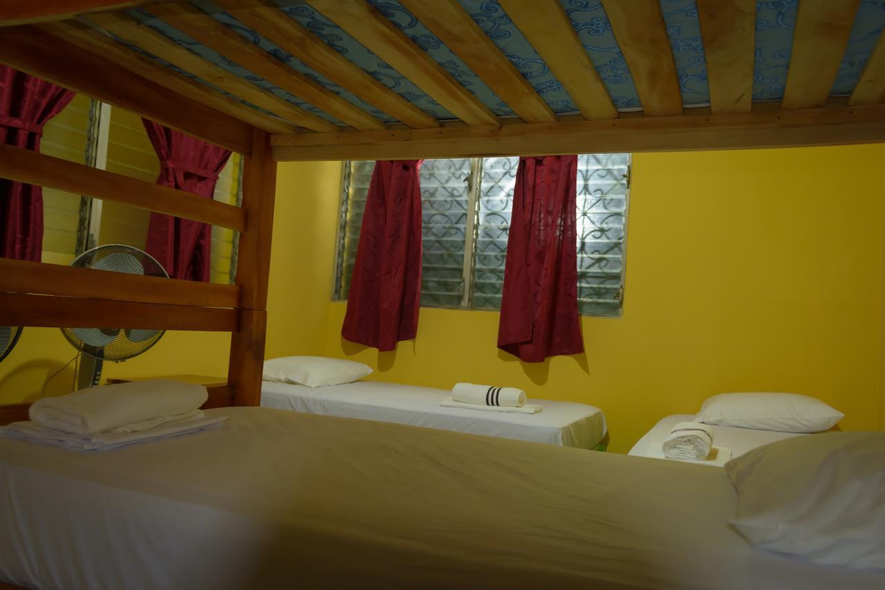 Hostal Fachente Leon Bagian luar foto